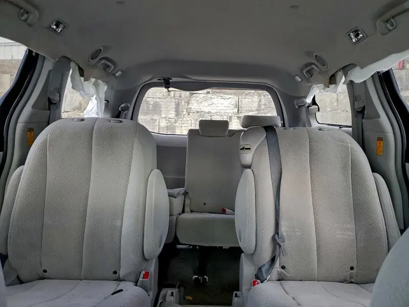 2014 TOYOTA SIENNA LE  