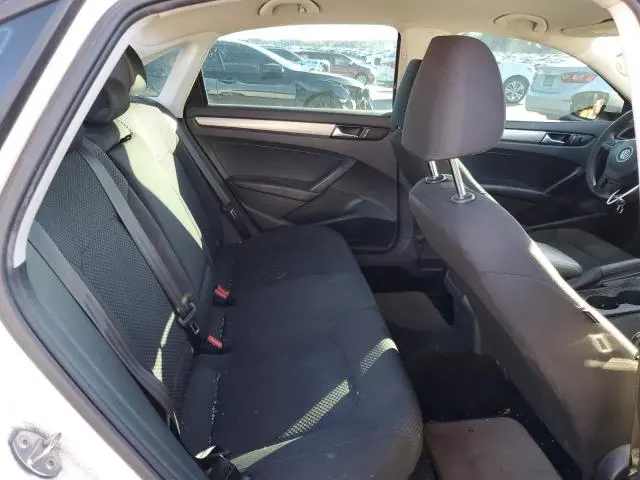 2015 VOLKSWAGEN PASSAT S