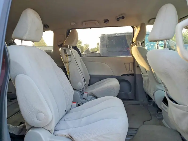 2012 TOYOTA SIENNA LE  