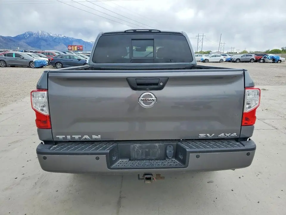 2017 NISSAN TITAN SV  