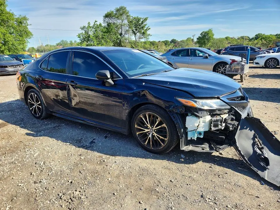 2018 TOYOTA CAMRY SE  