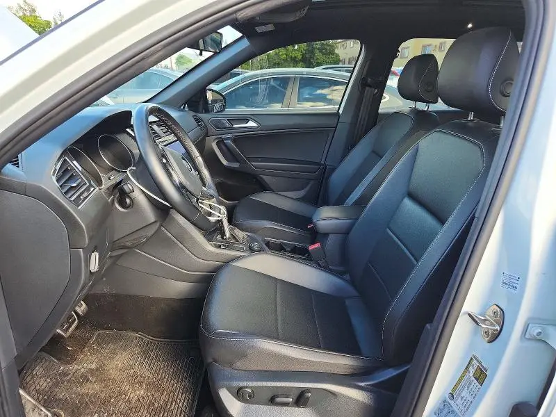 2021 VOLKSWAGEN TIGUAN SE  