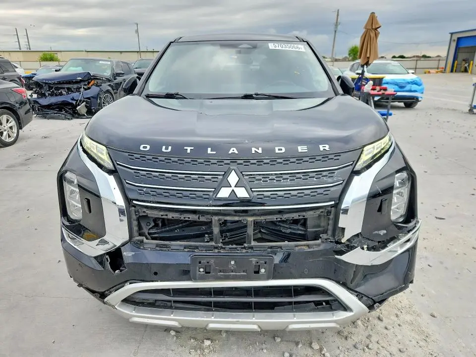 2022 MITSUBISHI OUTLANDER SE  