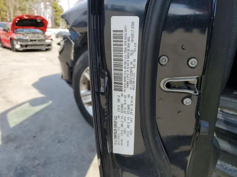 2014 RAM 1500 SPORT  
