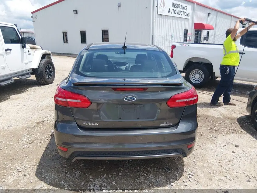 2015 FORD FOCUS SE