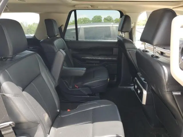 2024 FORD EXPEDITION XLT  