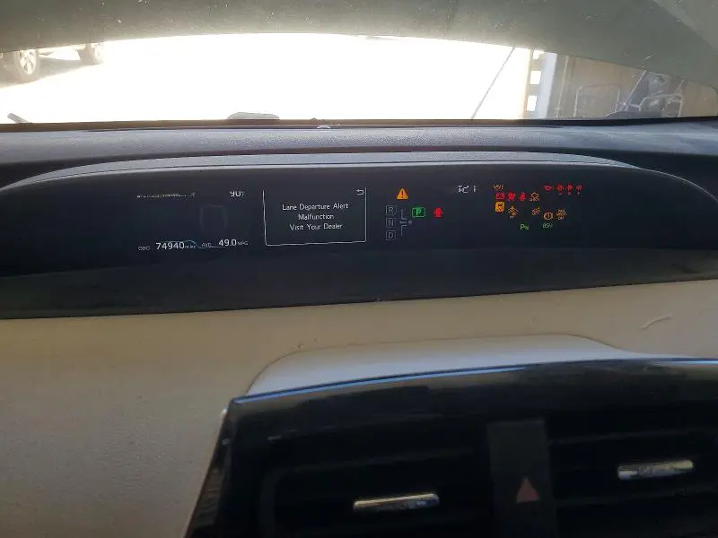 2019 TOYOTA PRIUS LE  