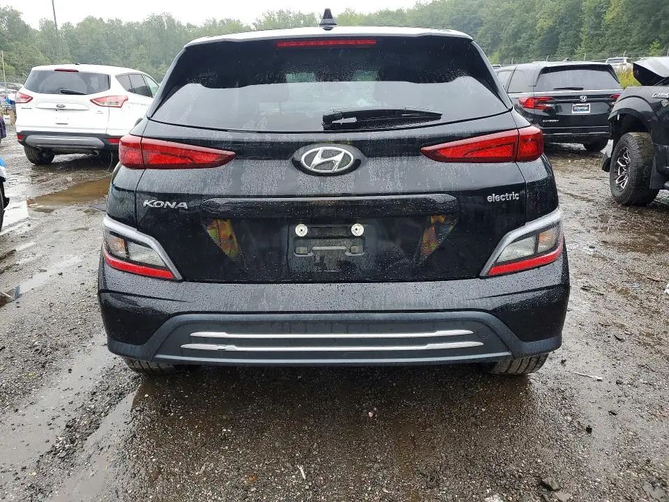 2023 HYUNDAI KONA SE  
