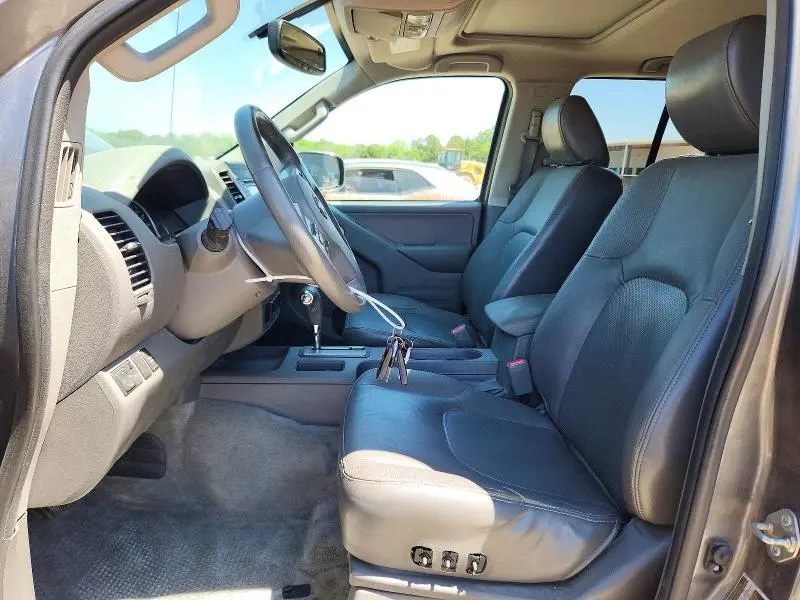 2016 NISSAN FRONTIER SL  