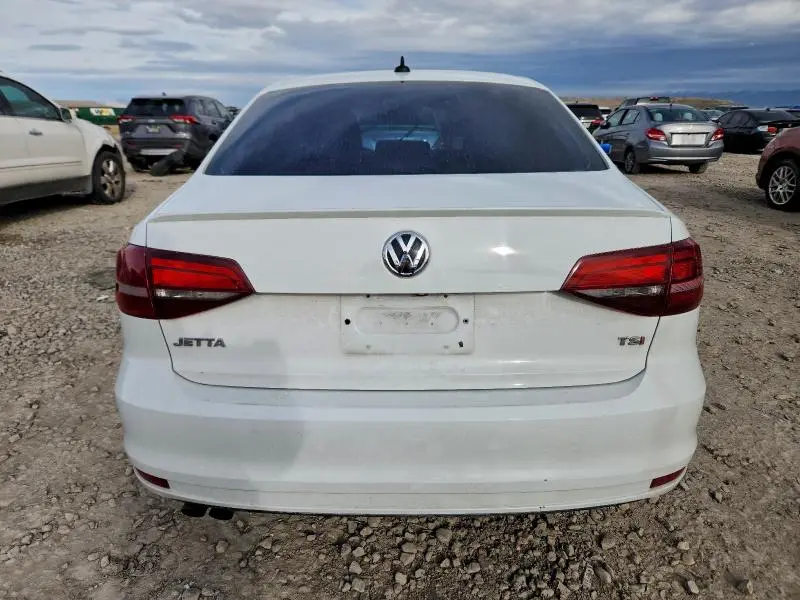 2016 VOLKSWAGEN JETTA SPORT  