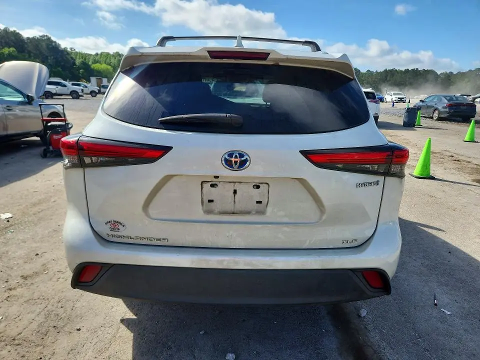 2021 TOYOTA HIGHLANDER HYBRID XLE  