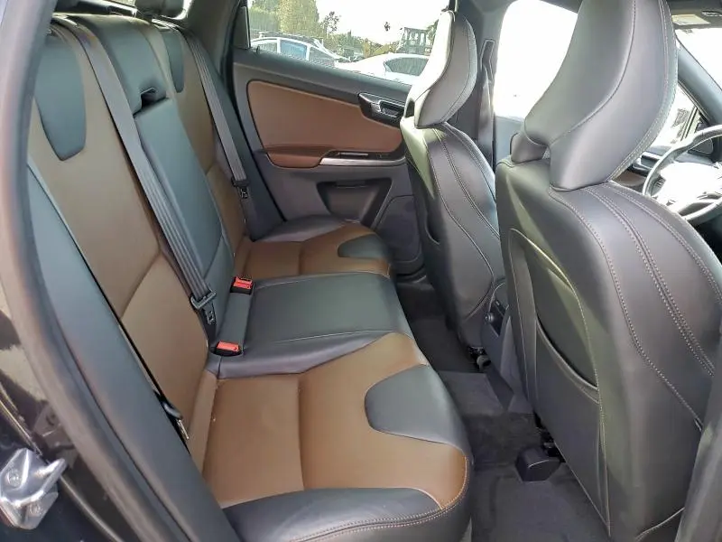 2015 VOLVO XC60 T5 PREMIER  