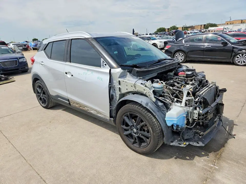 2020 NISSAN KICKS SR  