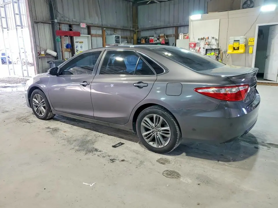 2016 TOYOTA CAMRY SE  