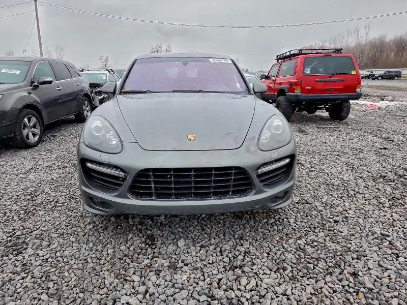 2013 PORSCHE CAYENNE GTS  