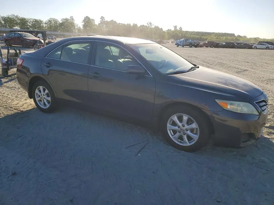 2011 TOYOTA CAMRY LE  