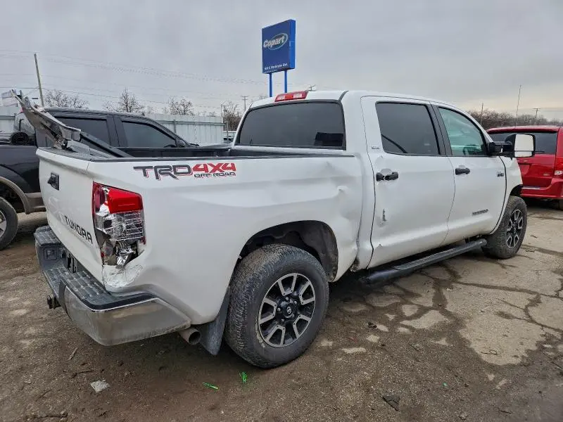 2015 TOYOTA TUNDRA CREWMAX SR5  