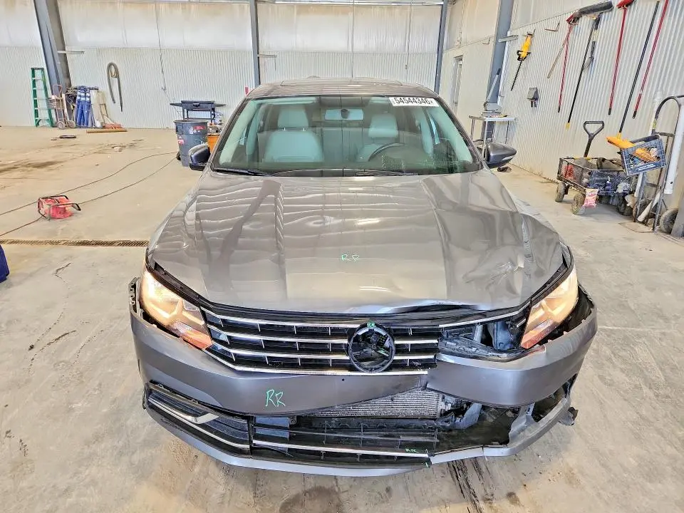 2019 VOLKSWAGEN PASSAT WOLFSBURG  