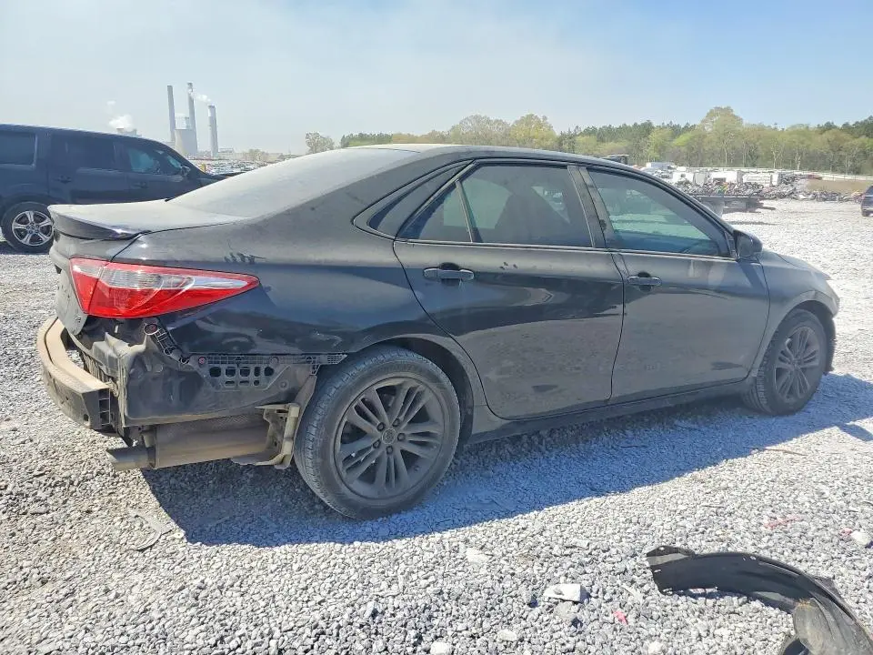 2017 TOYOTA CAMRY SE  