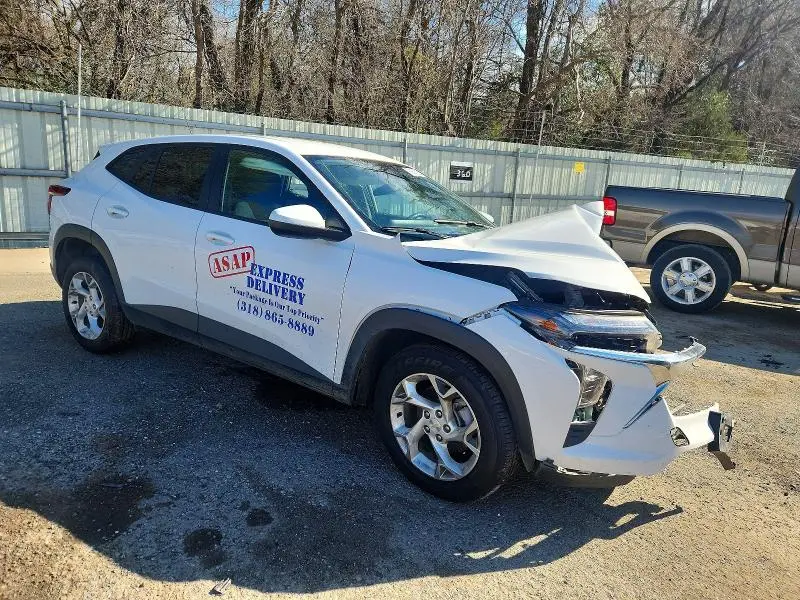 2025 CHEVROLET TRAX LS  