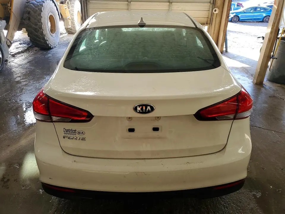 2018 KIA FORTE LX  
