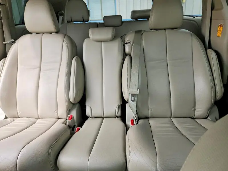 2014 TOYOTA SIENNA XLE 8-PASSENGER  