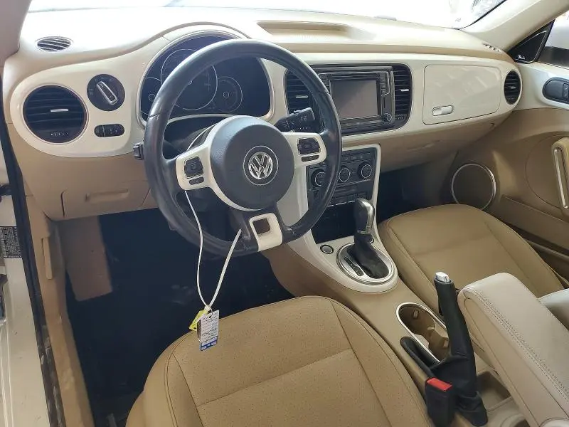 2019 VOLKSWAGEN BEETLE SE  
