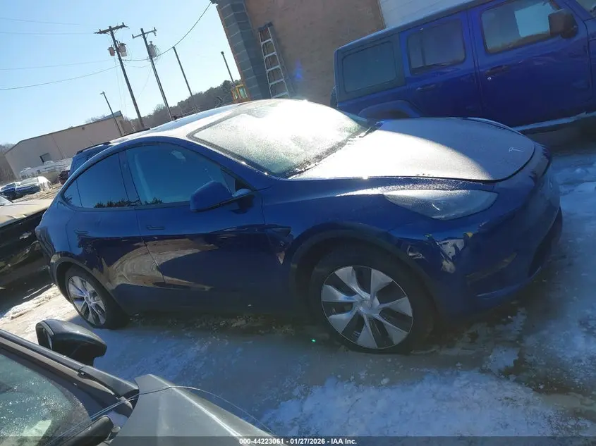 2024 TESLA MODEL Y RWD