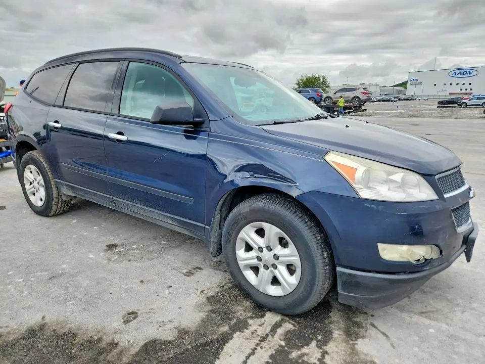 2012 CHEVROLET TRAVERSE LS  