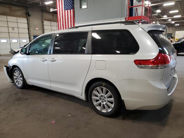 2014 TOYOTA SIENNA XLE