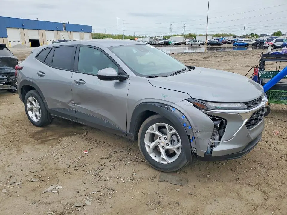 2024 CHEVROLET TRAX LS  