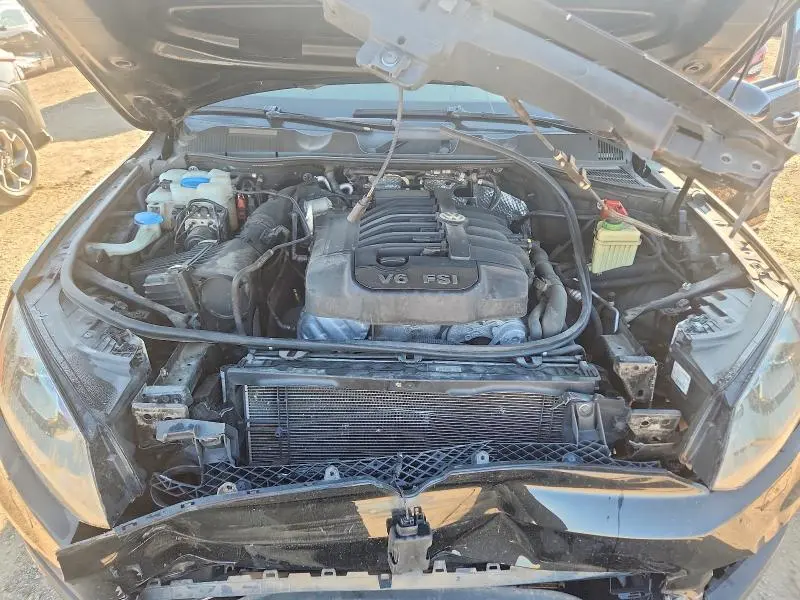 2013 VOLKSWAGEN TOUAREG V6  