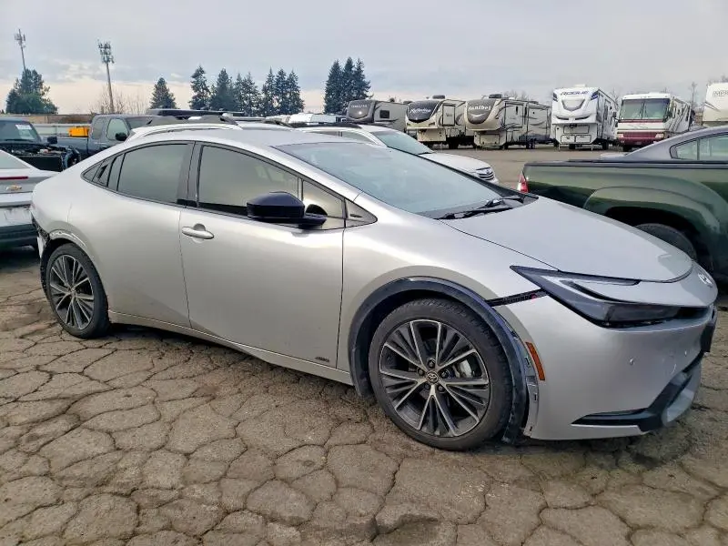 2024 TOYOTA PRIUS LE  