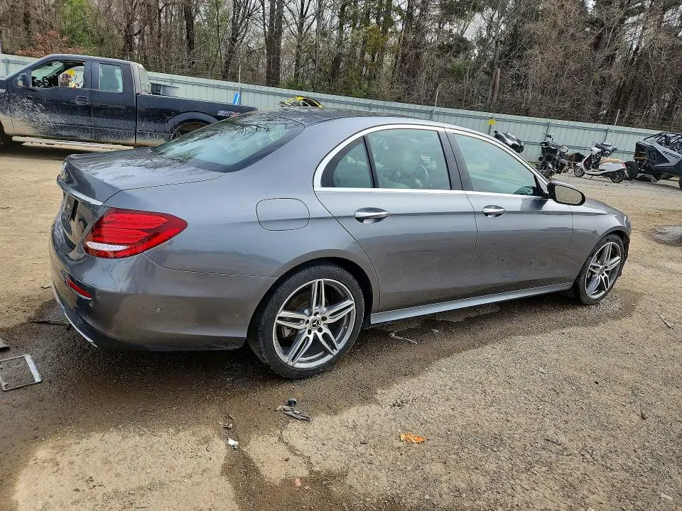 2019 MERCEDES-BENZ E 300  