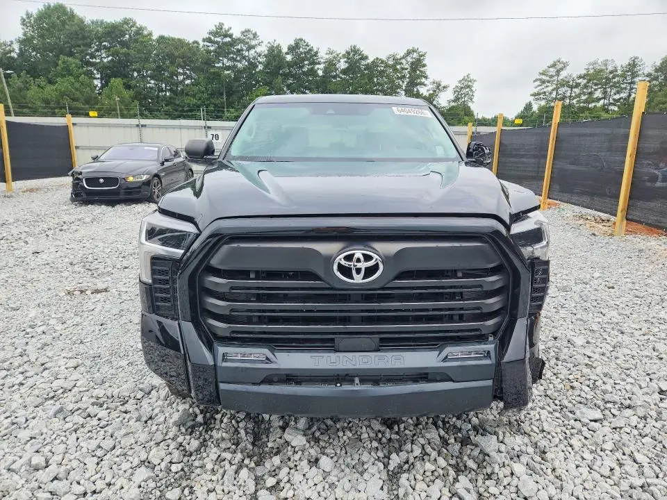 2023 TOYOTA TUNDRA SR5  