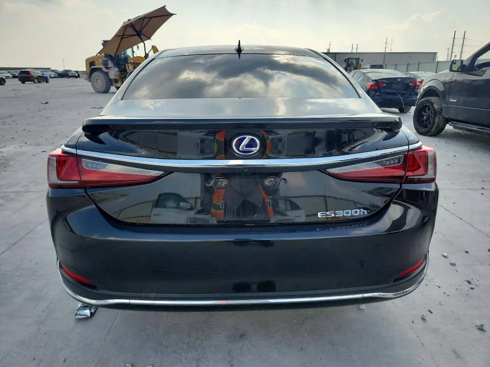 2021 LEXUS ES 300H  