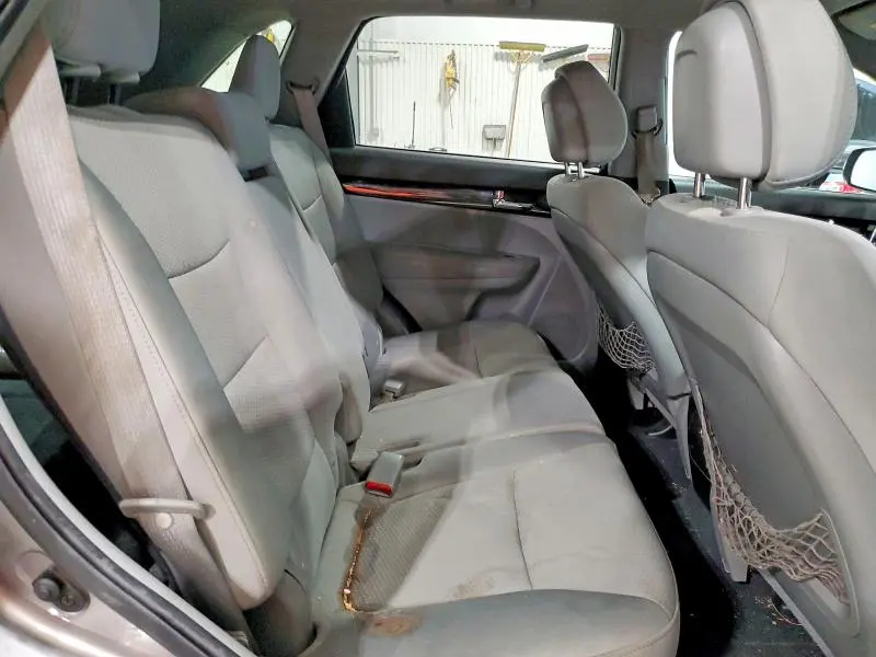 2011 KIA SORENTO BASE  