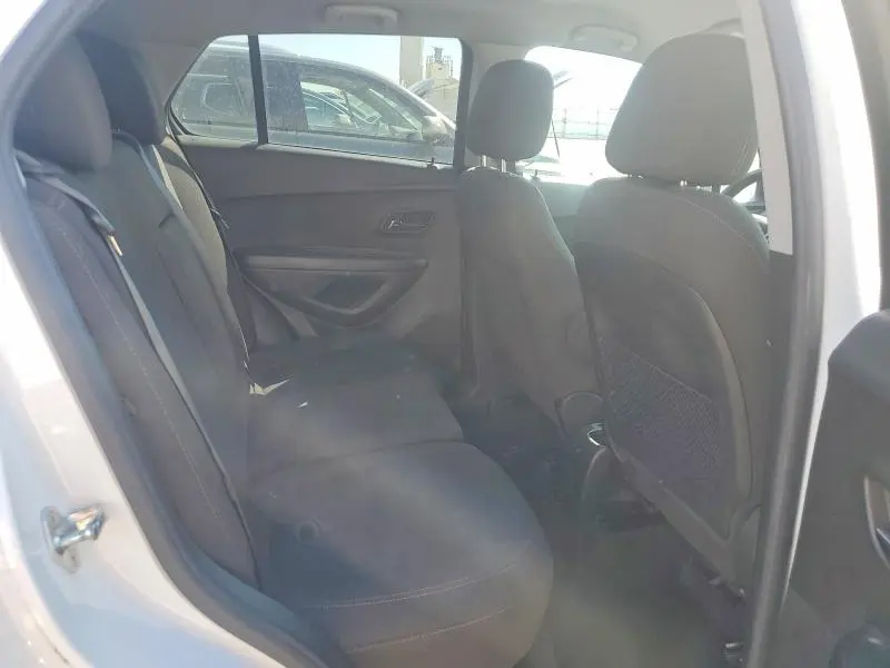 2021 CHEVROLET TRAX LS  