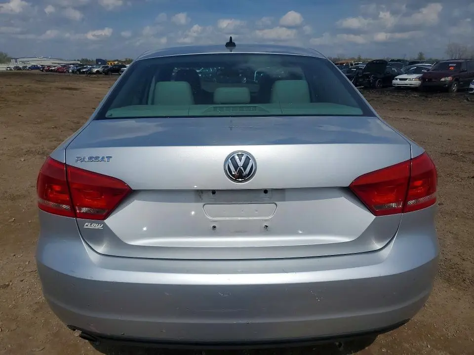 2014 VOLKSWAGEN PASSAT S  
