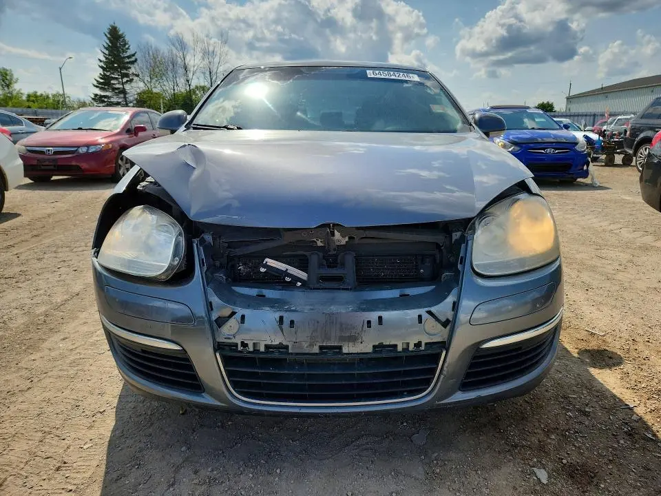 2010 VOLKSWAGEN JETTA SE  