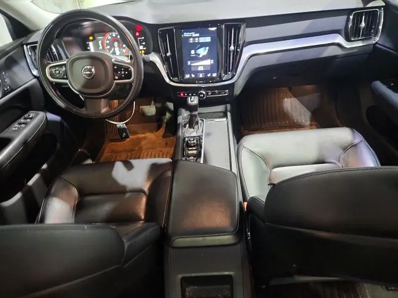 2019 VOLVO S60 T5 MOMENTUM  
