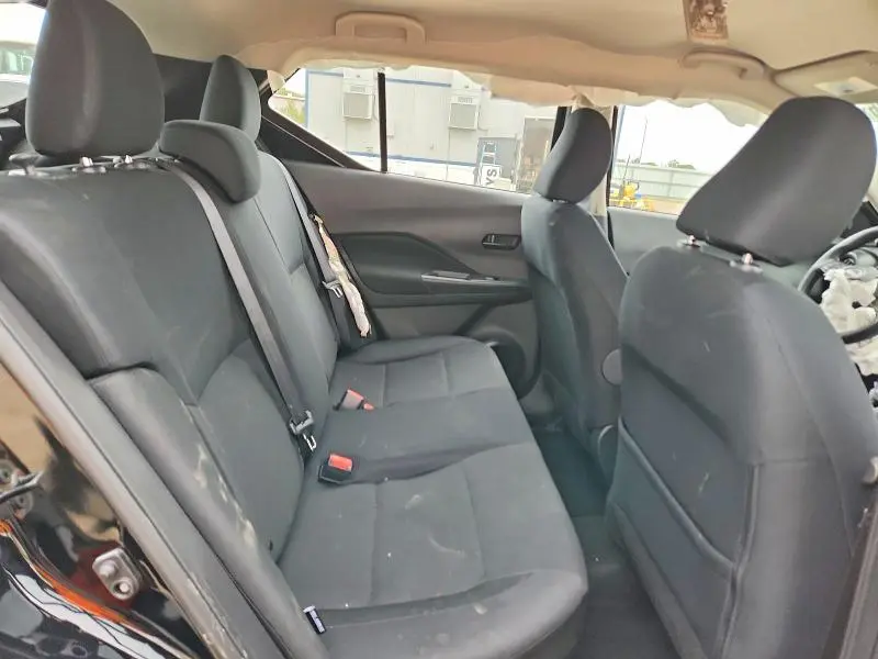 2024 NISSAN KICKS S  