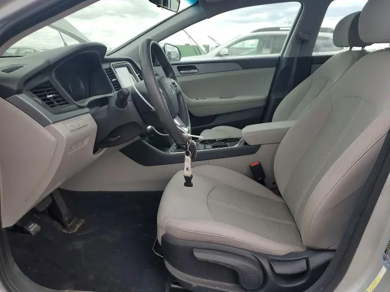 2019 HYUNDAI SONATA SE  