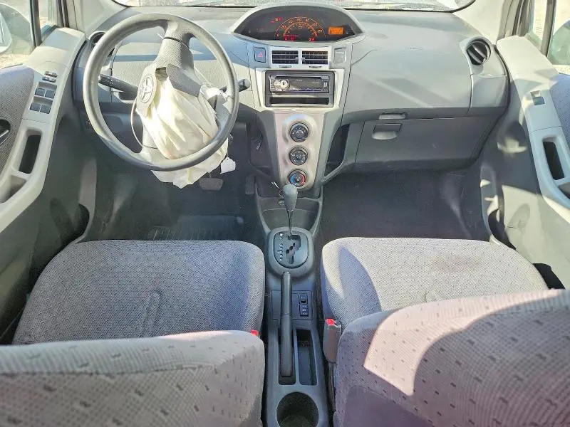 2010 TOYOTA YARIS BASE  