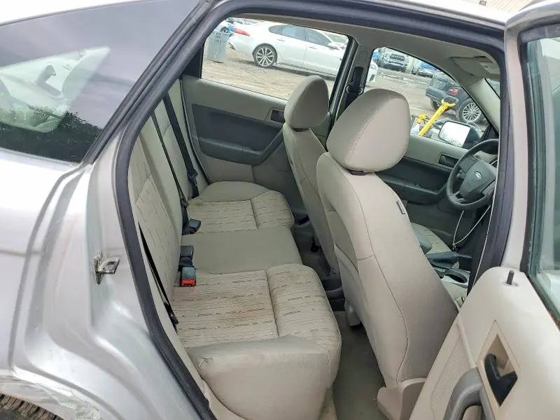 2011 FORD FOCUS SE  