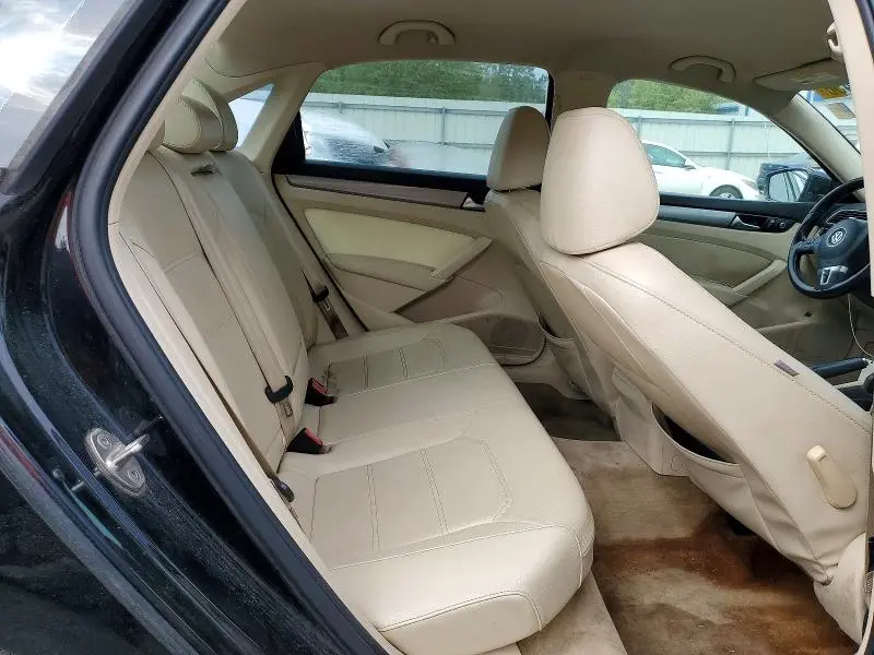 2015 VOLKSWAGEN PASSAT S  