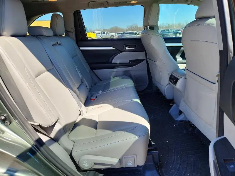2015 TOYOTA HIGHLANDER XLE  