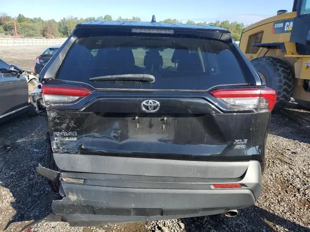 2019 TOYOTA RAV4 XLE