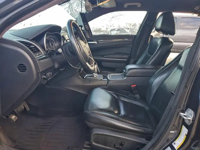 2016 CHRYSLER 300 LIMITED  