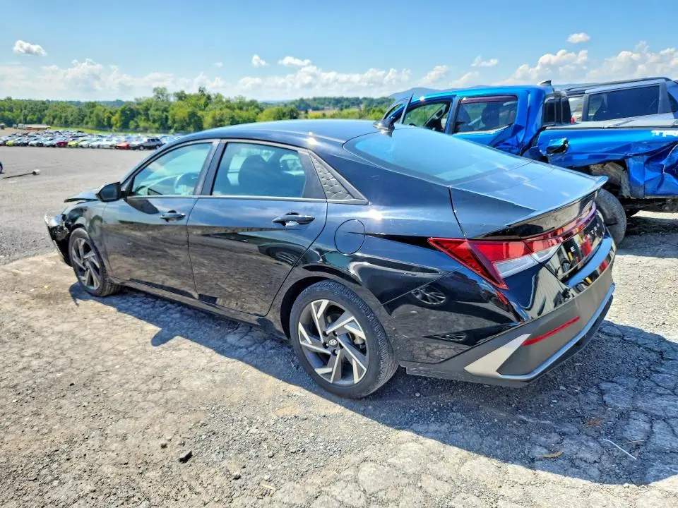 2025 HYUNDAI ELANTRA SEL SPORT  